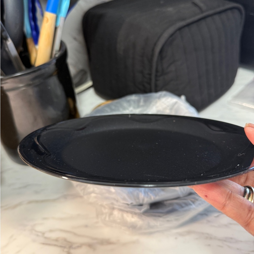 Tupperware Black Round Dessert Plates - Picture 2 of 3